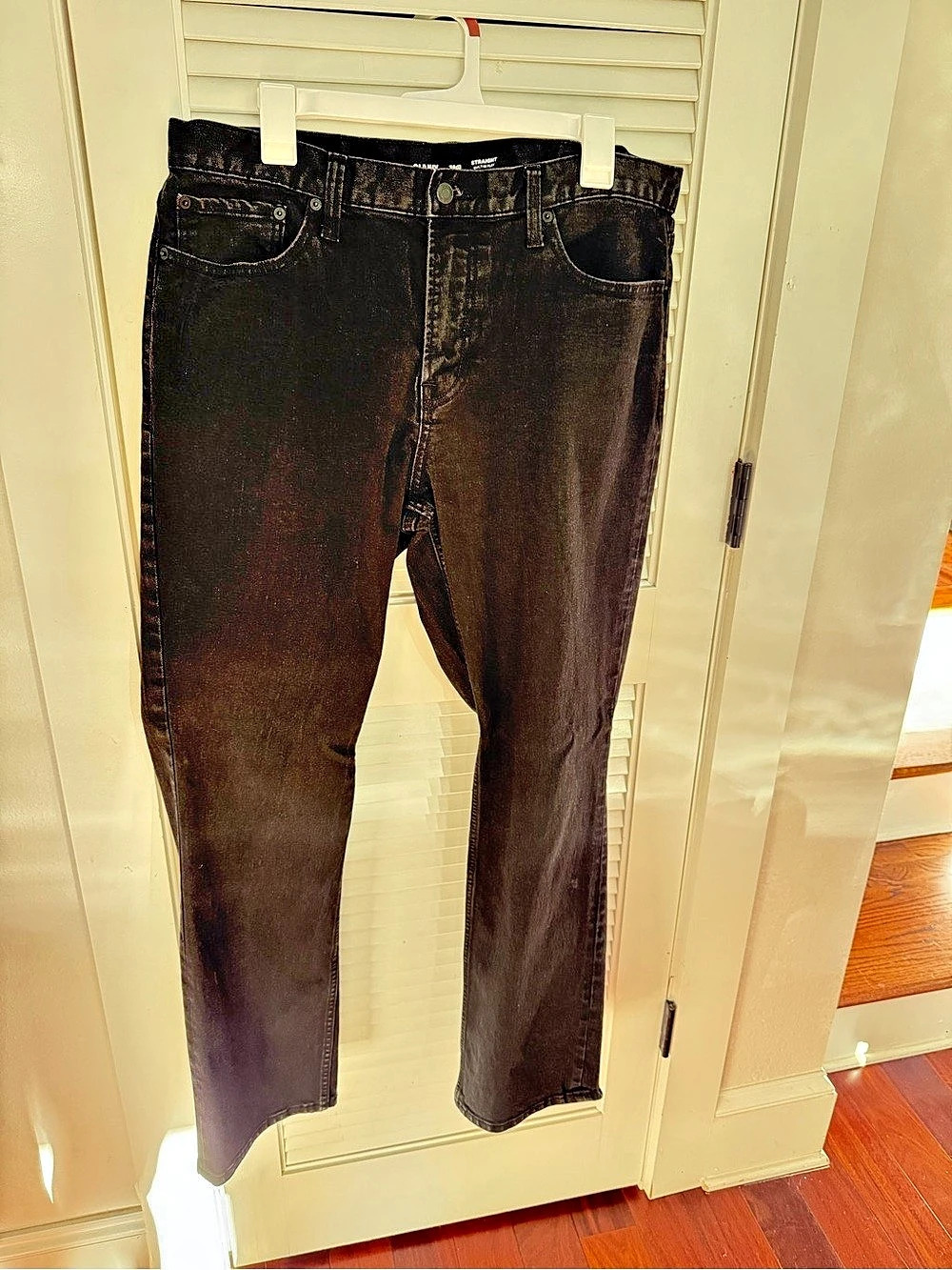 Old Navy Straight Built-In Sculpt Jeans Straight Leg Jeans in Black Waist